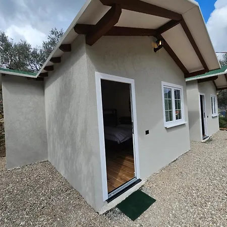 Lodge At Mali Camp With Pool Krujë