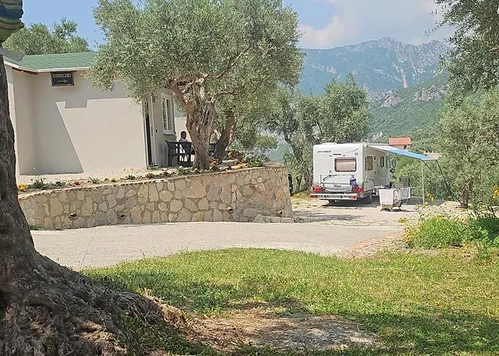 3 At Mali Деревянный коттедж